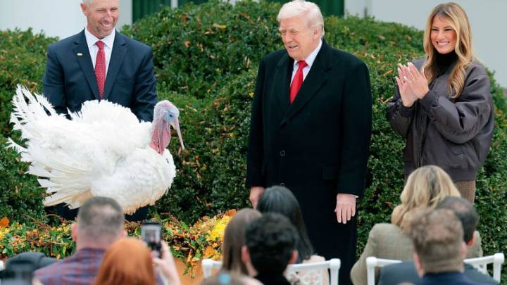 Trump indulta a los pavos Gobble y Waddle por Acción de Gracias