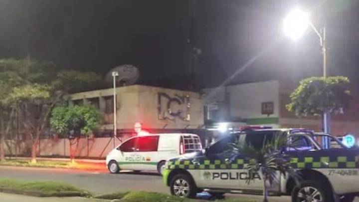 Lanzan artefacto explosivo cerca de medio de comunicación en Cali: el segundo ataque en un fin de semana