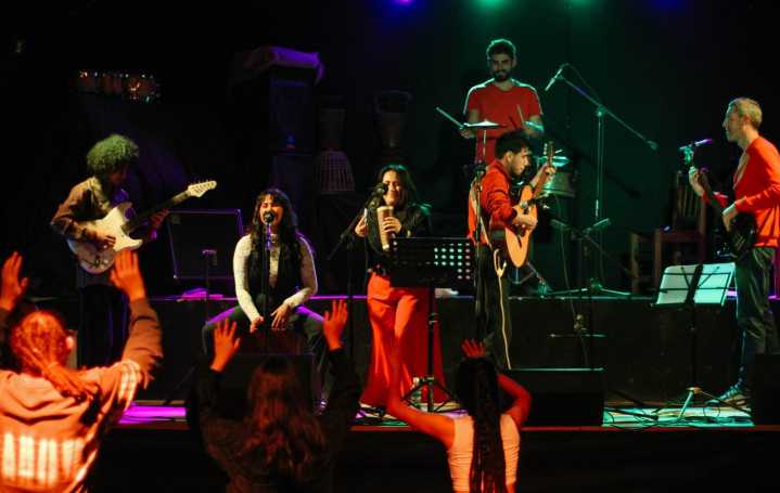 Buena Raíz, la banda que canta a la memoria y esperanza en escenarios argentinos