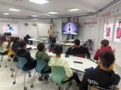 Lopera conmemora el 25N con talleres y poesía para sensibilizar contra la violencia de género