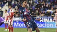 Ángel Pérez, única novedad en el once de la SD Huesca en su visita al Almería
