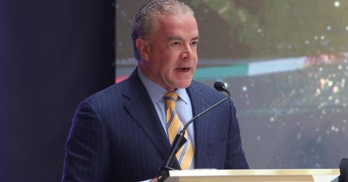 Guatemala destituye a dueño de Miss Universo como cónsul honorario en México