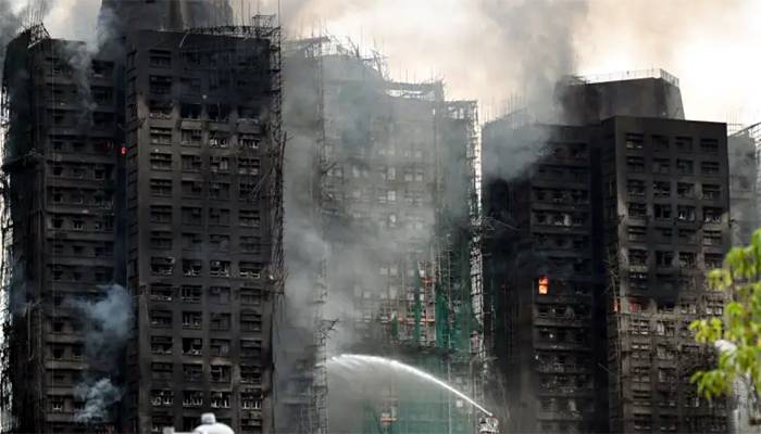 Ya son 44 los muertos por incendio en complejo residencial de Hong Kong