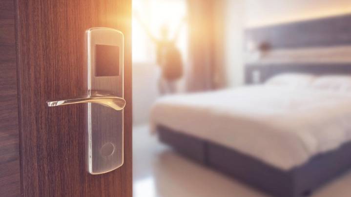 Canceled flight? How to research hotel refunds and savings