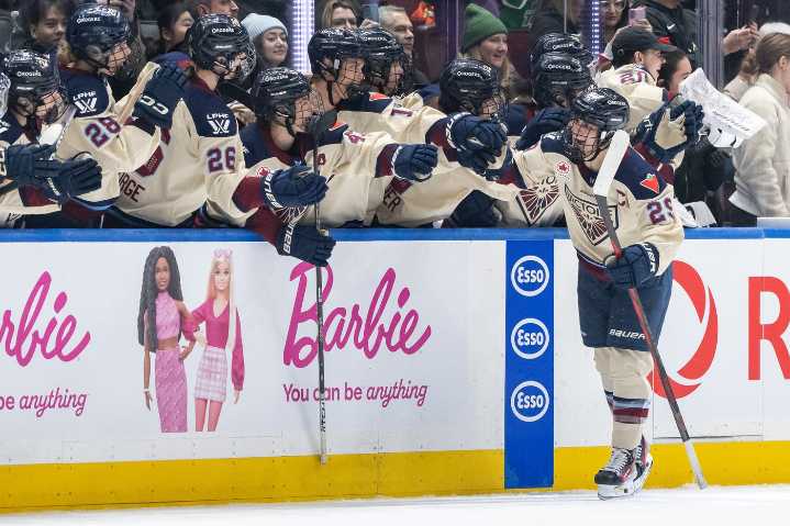 Poulin, Stacey lead the way as Victoire close PWHL pre