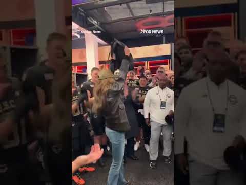 'SO PROUD': Noem cheers on Coast Guard Academy in rivalry game #shorts #usa #us #foxnews