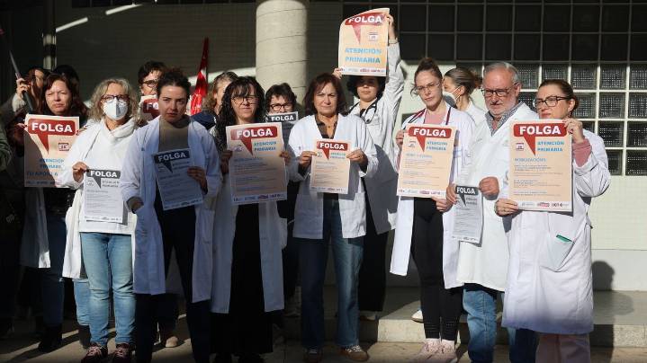 El sindicato mayoritario entre los médicos mantiene la huelga en Atención Primaria