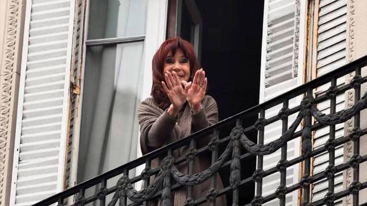 "Otra extorsión más", el mensaje de Cristina antes de la audiencia del juicio por la causa Cuadernos