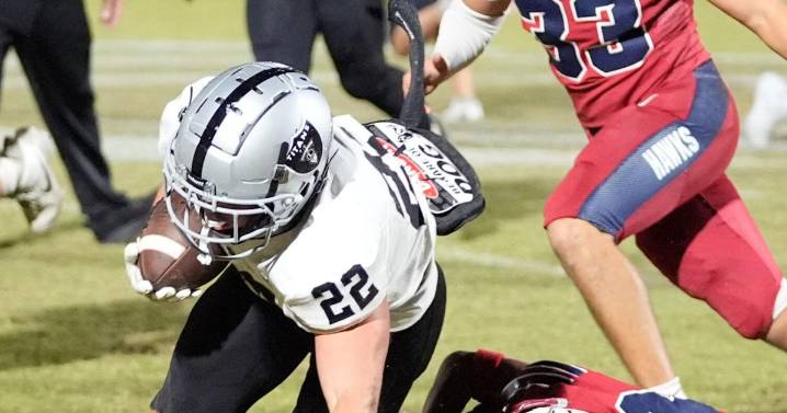 Lakeshore pulls away in the second half to lock up its first district crown since 2022