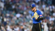 Mariners sign free agent pitcher who keeps playing in MLB at 38 years old