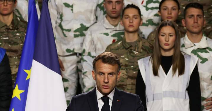 Macron unveils new French voluntary military service for 18 and 19