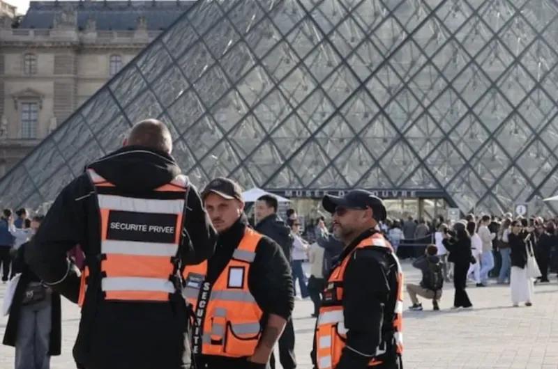 Detienen a otros dos hombres y dos mujeres por el robo en el Louvre