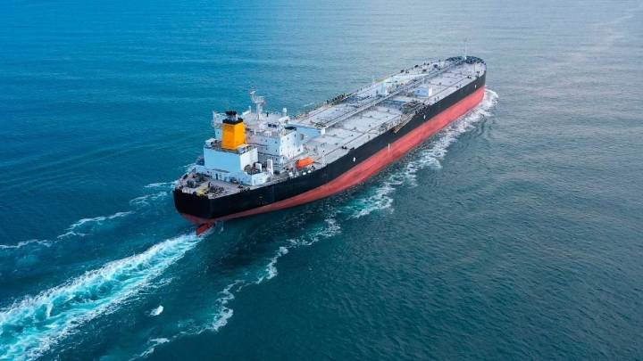 Irán confirma que incautó en el estrecho de Ormuz un barco petrolero