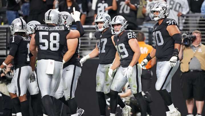 Raiders, sin margen de error contra Broncos en la Semana 10