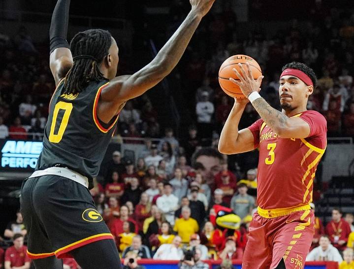 Deadspin | No. 16 Iowa State's swarming defense hampers Mississippi State