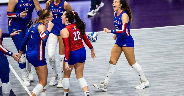 No. 13 Kansas earns 3–0 sweep over K-State, split Sunflower Showdown season series