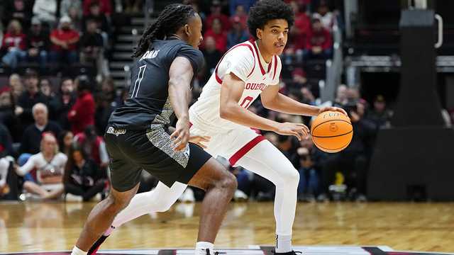 Louisville Cards soar over Cincinnati Bearcats in first matchup in three years