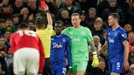 Idrissa Gana Gueye fue expulsado tras pegarle una cachetada a compañero del Everton ante Manchester United