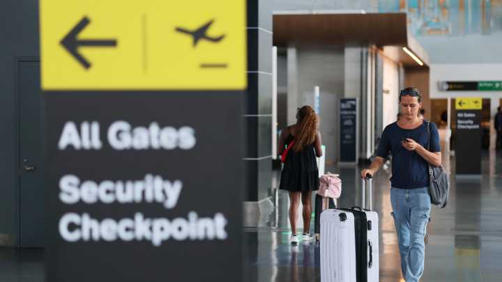 Flight cuts hit 40 major airports as shutdown drags on. Check your flight status here