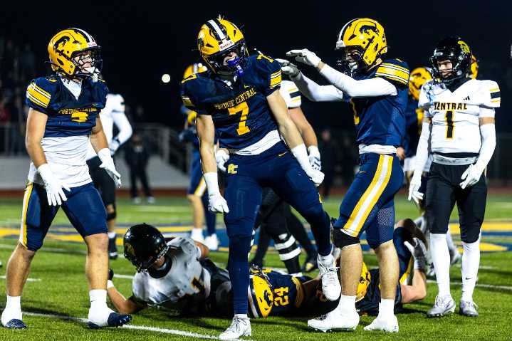 Portage Central storms back from halftime deficit to win first regional title since 2013