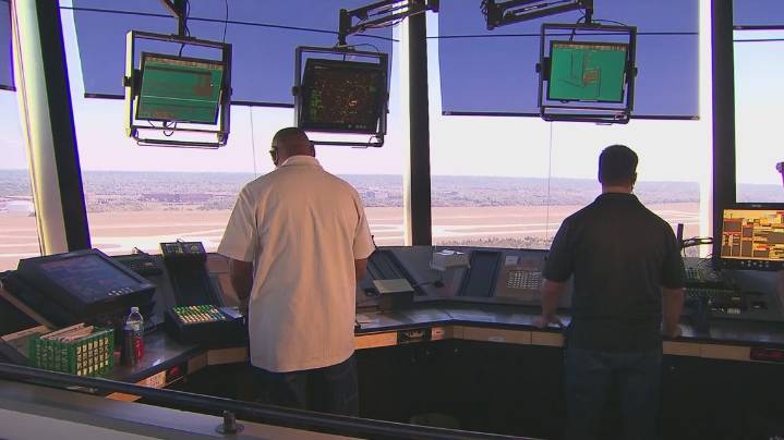 Most air traffic controllers won’t get shutdown bonuses, FAA says
