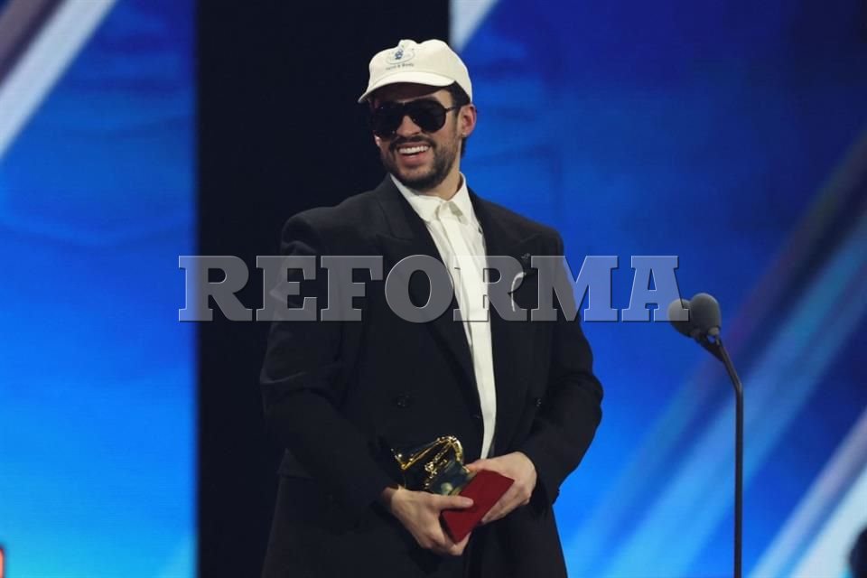 Acumula Bad Bunny cinco premios  en el Latin Grammy 2025