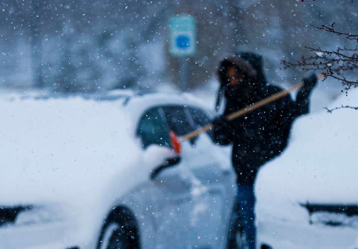 Dear Annie: I never would have thought love (and hate) for snow would make or break a relationship