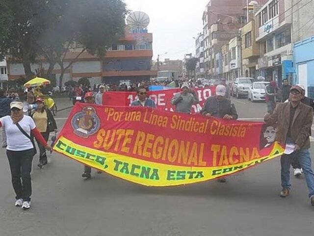 Puno: profesores marchan y bloquean vías exigiendo mejores condiciones laborales y salariales