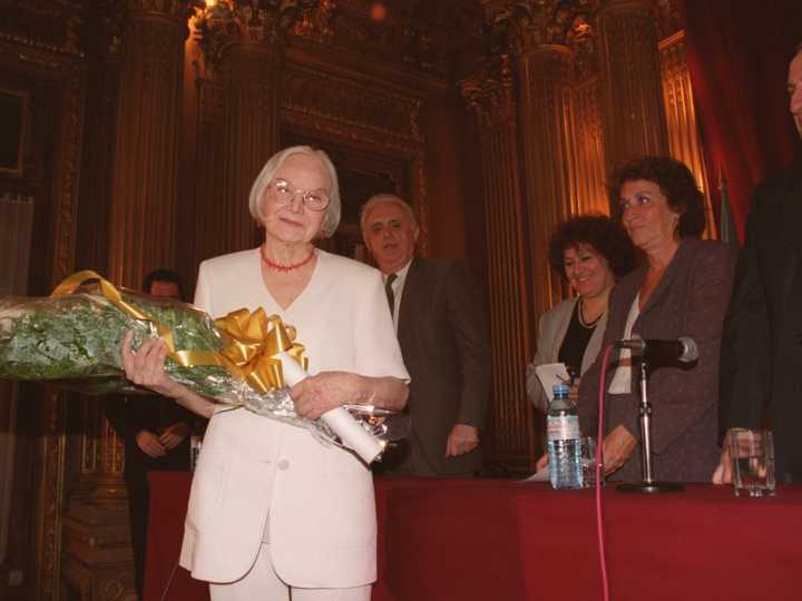 A 25 años de la muerte de la poeta Amelia Biagioni: Masculinidad y femineidad
en su poema “León”