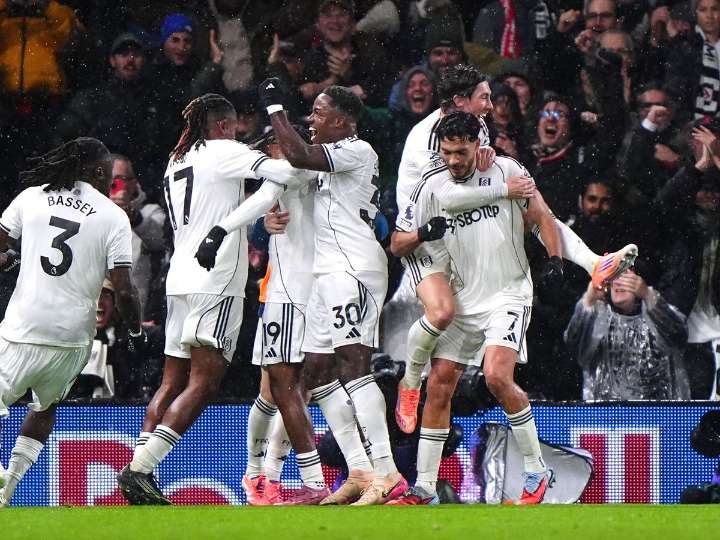 Sunderland brought back to earth as Raul Jimenez hits late winner for Fulham