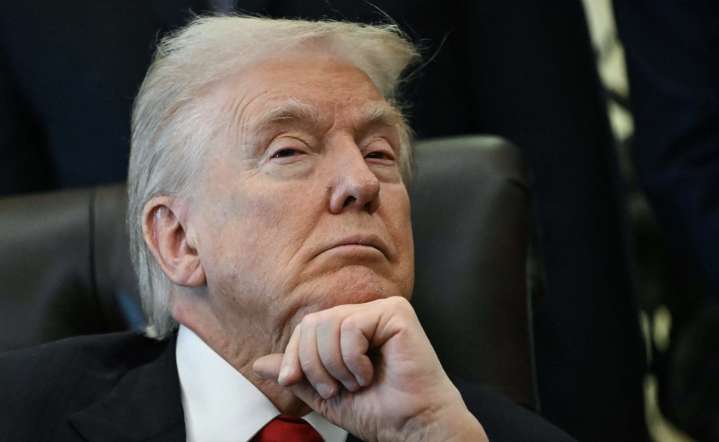 Trump plantea diálogo con Maduro