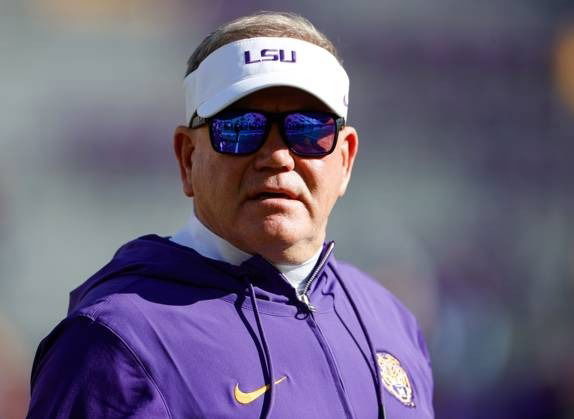 LSU Gets Difficult News as New AD Ready to Go to Lengths to Replace Brian Kelly LSU’s new AD isn’t wasting time anymore as he's ready to go all out to find Brian Kelly’s replacement. Big moves coming.