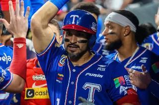 Tiburones con gran pitcheo y ofensiva de Franklin Barreto sometió a Magallanes con blanqueo