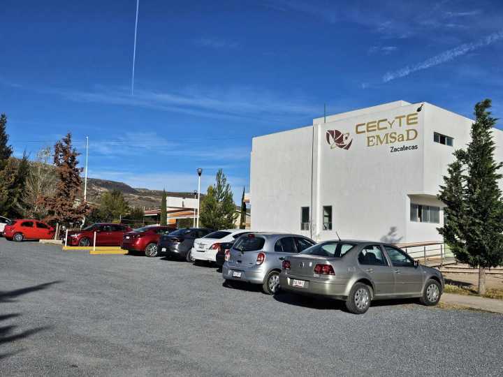 Exigen alumnos del Cecytez Emsad destitución de un docente por acoso