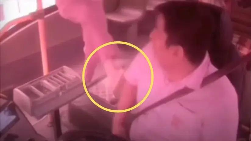 Pasajera en Piura insultó y pateó a conductor de un bus de transporte público y fue grabada por cámara: ¿qué se sabe del caso?