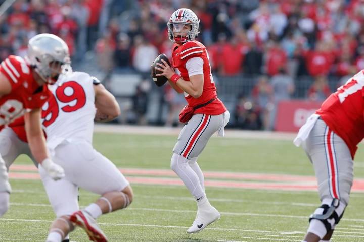 Top-ranked Ohio State pulls away in 2nd half for 42-9 victory over Rutgers with Michigan up next
