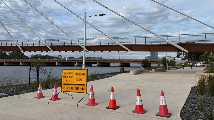 Light strip falls off Boorloo Bridge in Victoria Park despite opening less than a year ago
