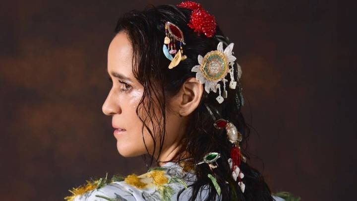 Julieta Venegas presenta "Tiempos Dorados", el primer sencillo de su nuevo álbum