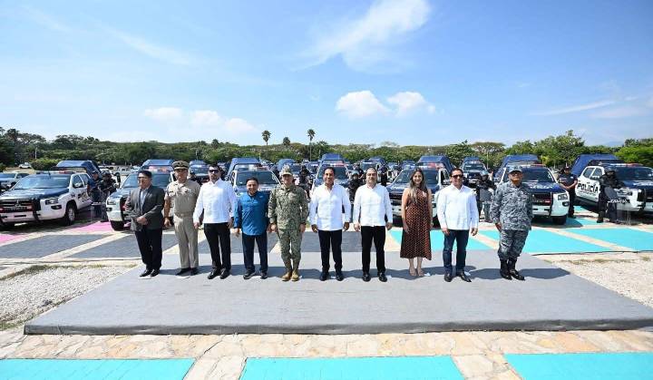 EDUARDO Ramírez fortalece la seguridad municipal con entrega de patrullas y equipamiento