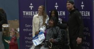 Vikings' Adam Thielen distributes 200 Thanksgiving meals to St. Paul families