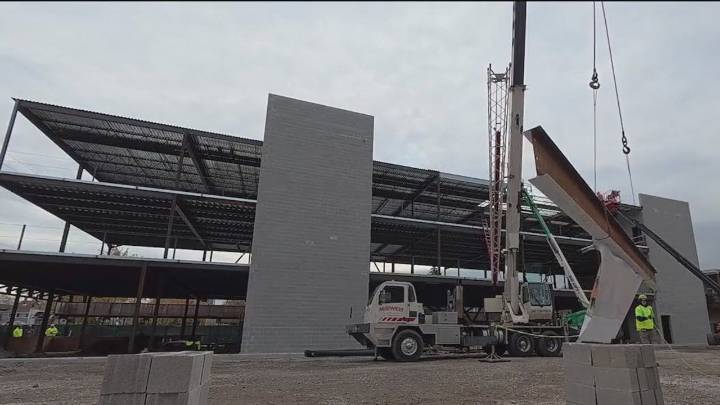 New children's health center moves closer to opening on Chicago's West Side