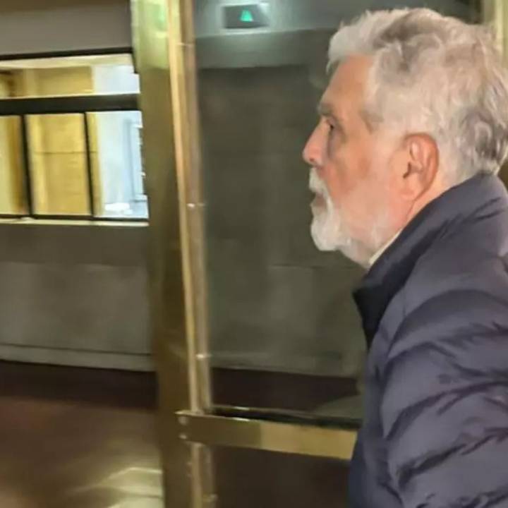 Julio De Vido se entregó en Comodoro Py y quedará detenido por la Tragedia de Once