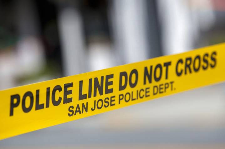San Jose: Driver dies after crashing into tree on Moorpark Avenue