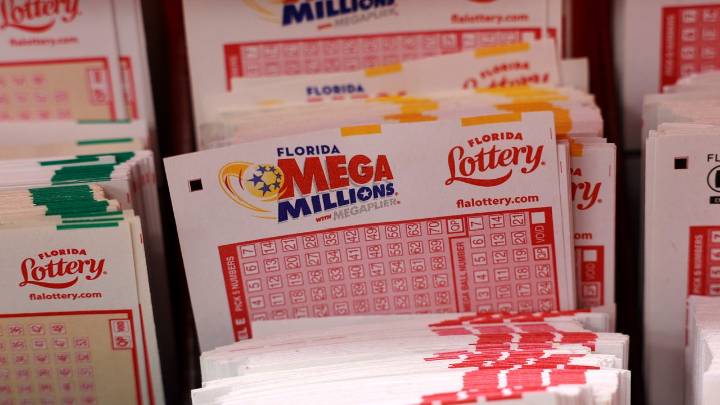 Mega Millions jackpot grows to $965 million
