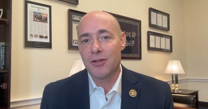 'The whole thing was avoidable' | Greg Landsman discusses government shutdown, decision in upcoming vote