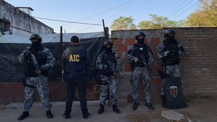 Condenan a un sicario de la banda de Pupito Avalle por un crimen en barrio Tablada