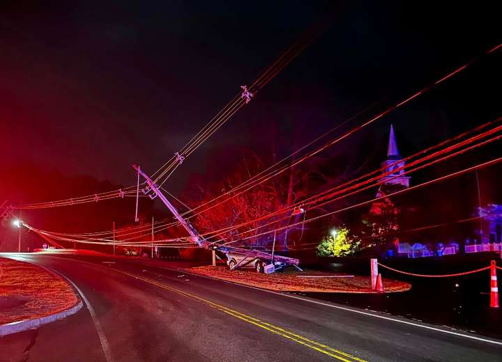 Crash in Lakeville damages multiple utility poles