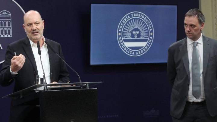 Aseguran que el Gobierno reducirá la planta del Estado "otro diez por ciento" en 2026