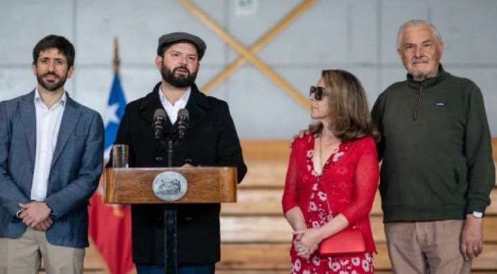 Elecciones en Chile: Boric llama a construir un país unido tras ejercer su voto 16 de noviembre de 2025 | Internacional El Presidente instó a la ciudadanía a ejercer su deber democrático obligatorio p