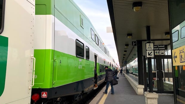 Parts of Lakeshore West GO train out of service until Tuesday